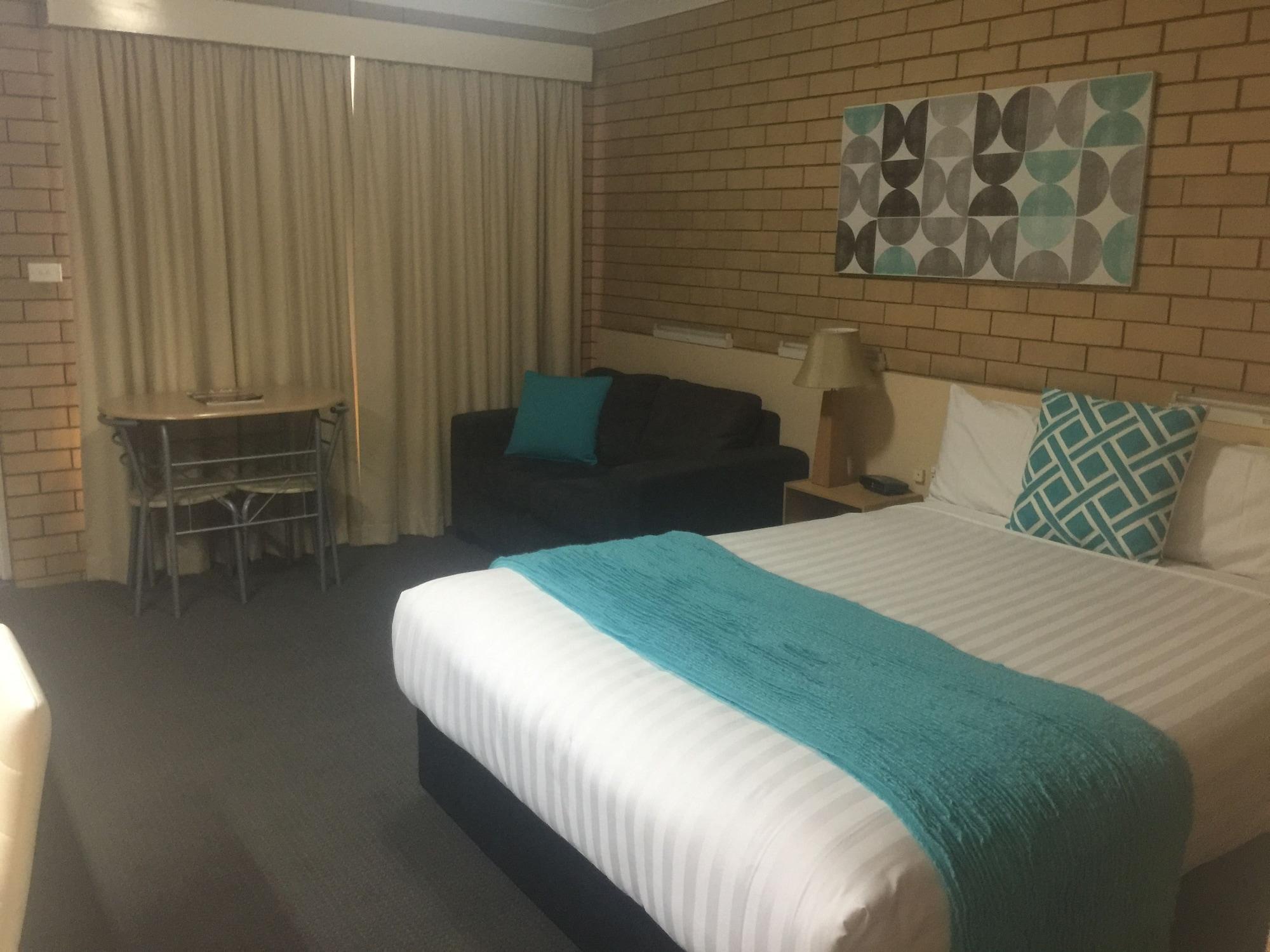 טוומבה Blue Violet Motor Inn מראה חיצוני תמונה