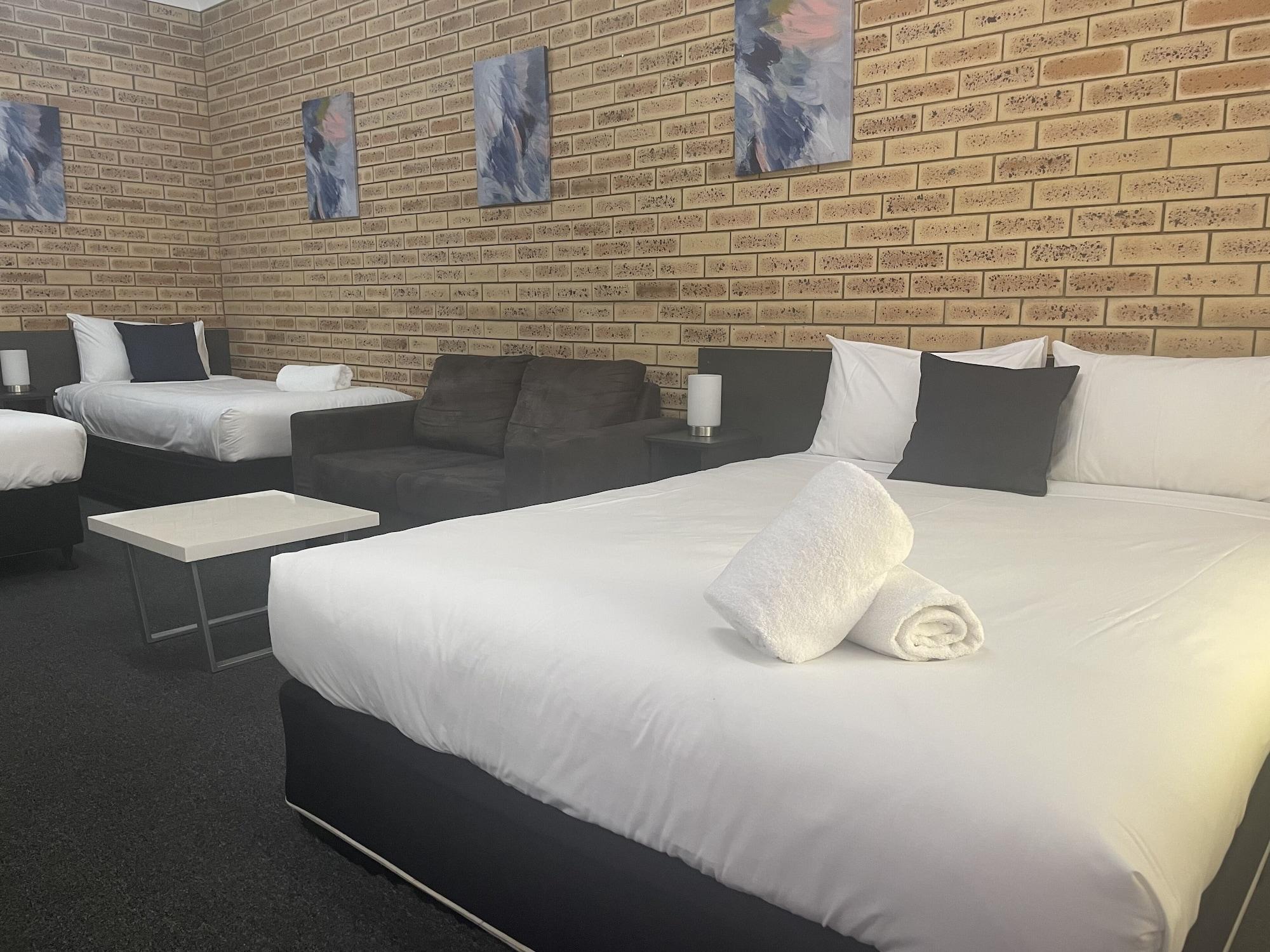 טוומבה Blue Violet Motor Inn מראה חיצוני תמונה