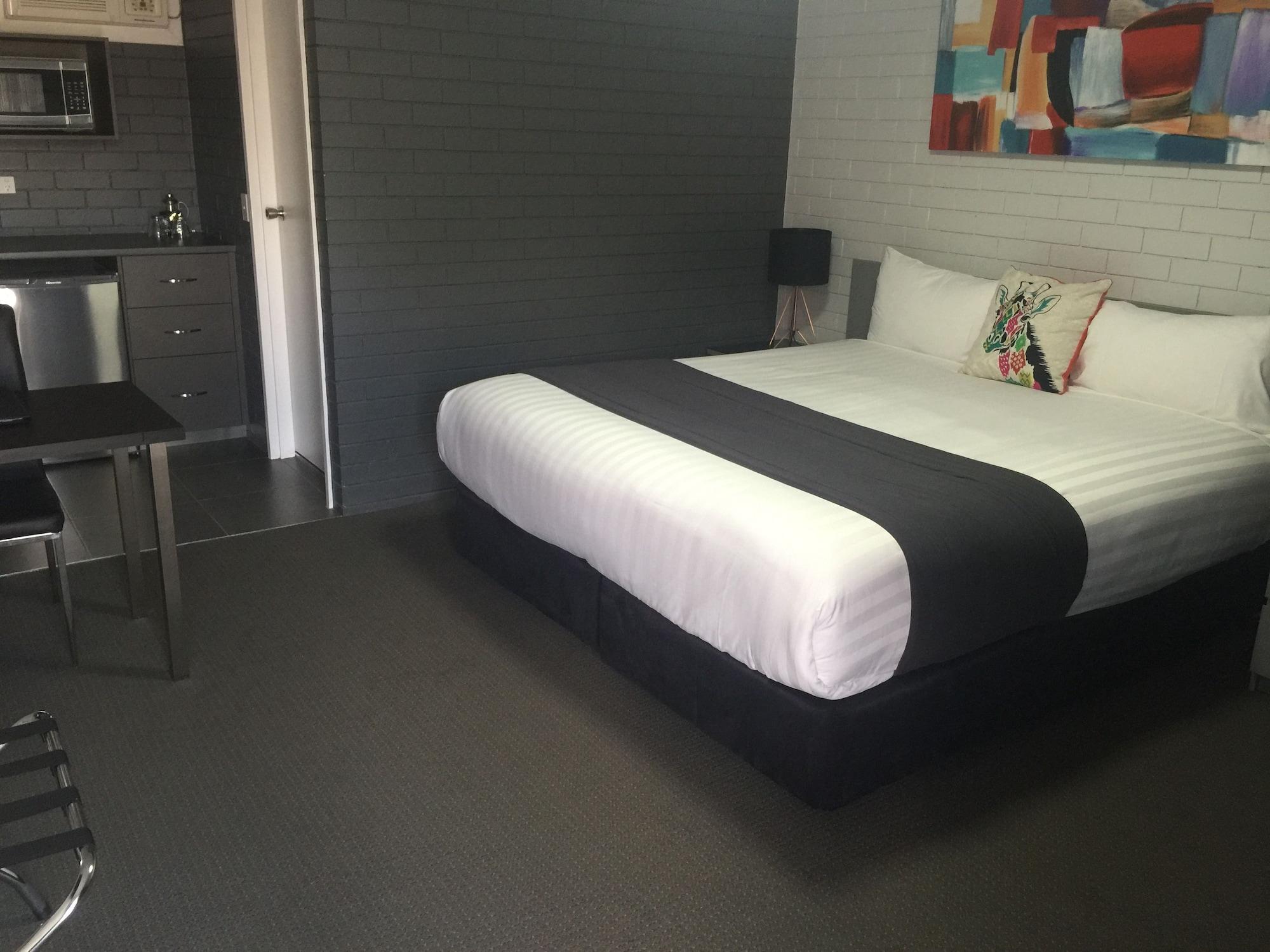 טוומבה Blue Violet Motor Inn מראה חיצוני תמונה