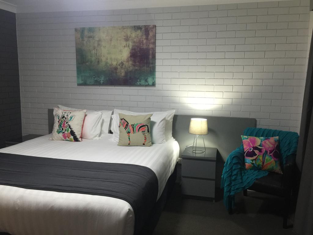טוומבה Blue Violet Motor Inn מראה חיצוני תמונה