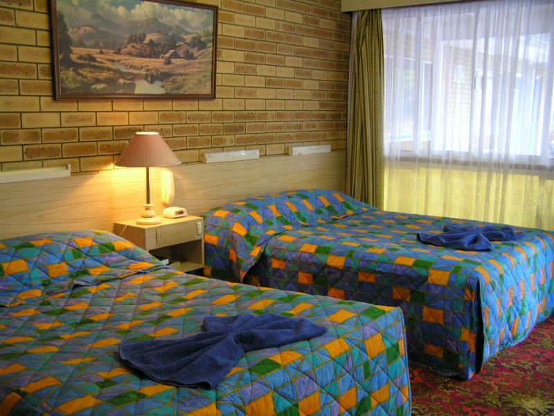 טוומבה Blue Violet Motor Inn מראה חיצוני תמונה