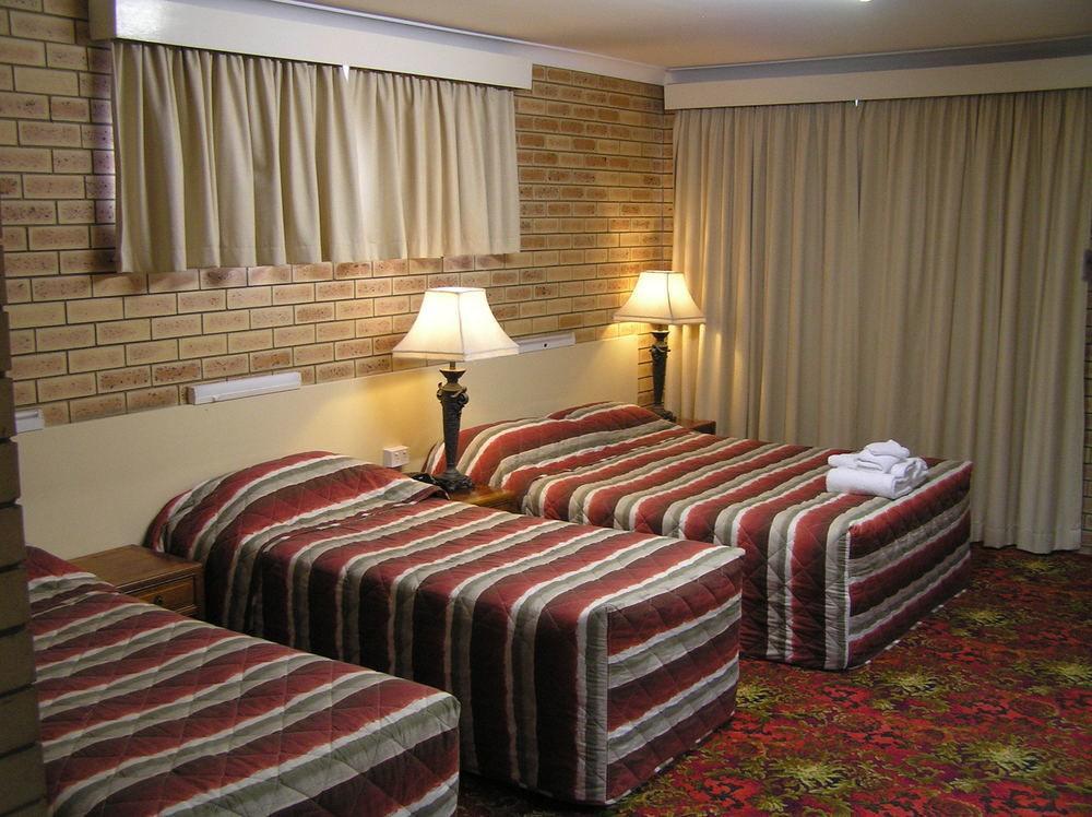 טוומבה Blue Violet Motor Inn מראה חיצוני תמונה