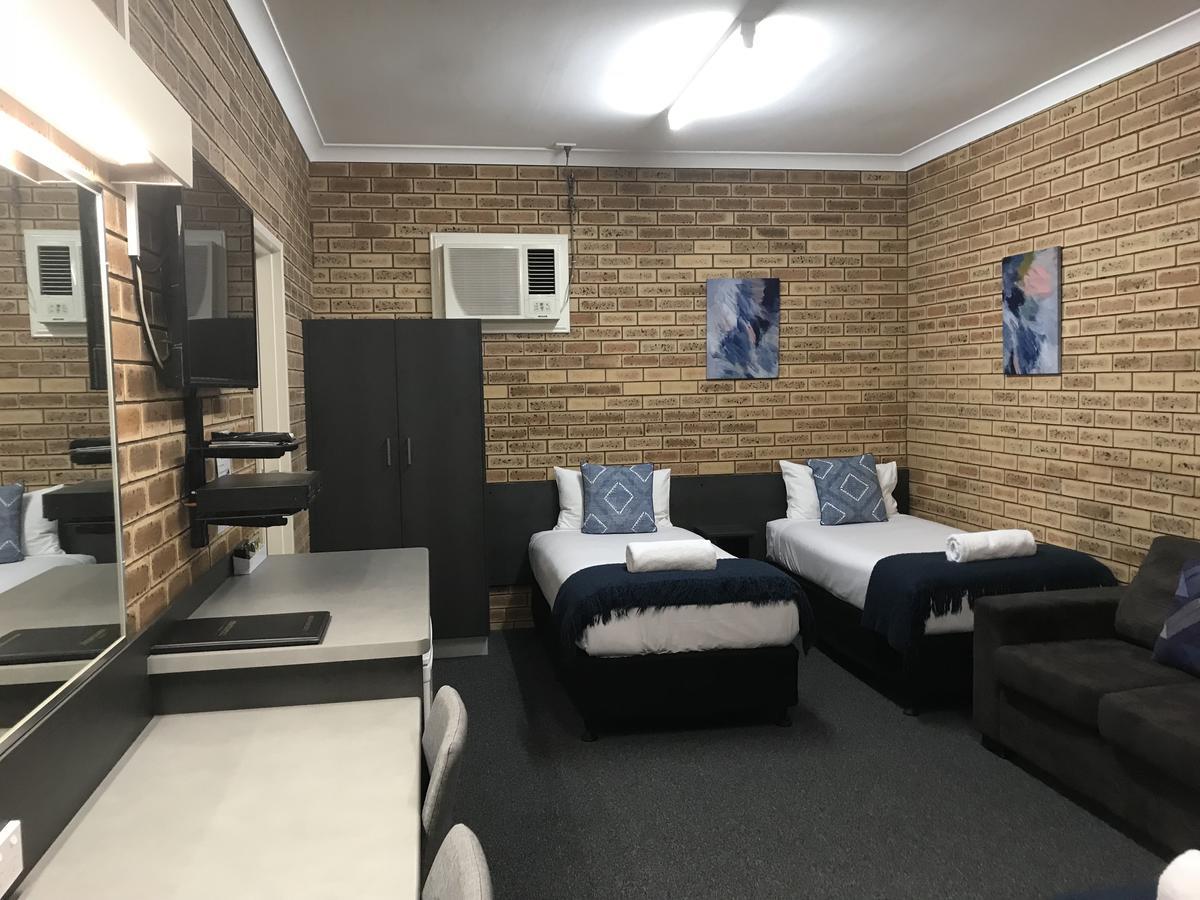 טוומבה Blue Violet Motor Inn מראה חיצוני תמונה