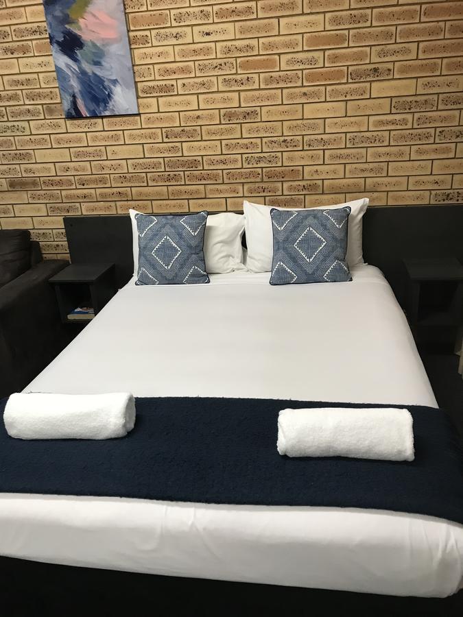 טוומבה Blue Violet Motor Inn מראה חיצוני תמונה