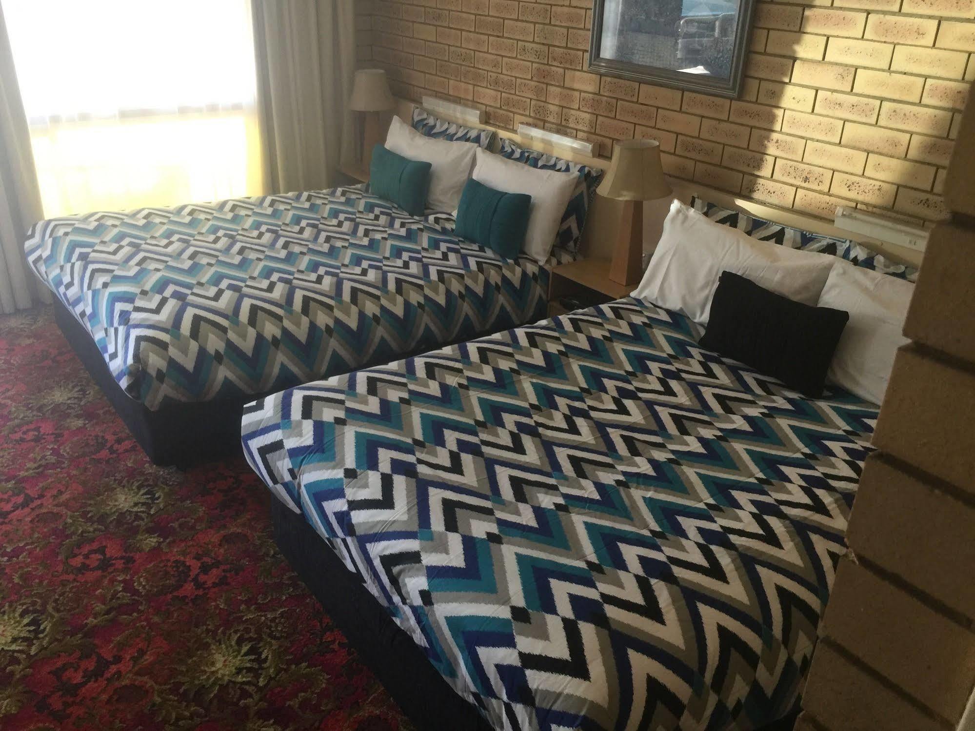 טוומבה Blue Violet Motor Inn מראה חיצוני תמונה